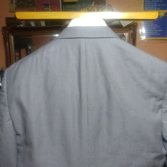 Jos A Bank Light Gray Pencil Stripe 2Btn/1Vent Suit Size 44R W38 Inseam28 - Picture 4 of 10